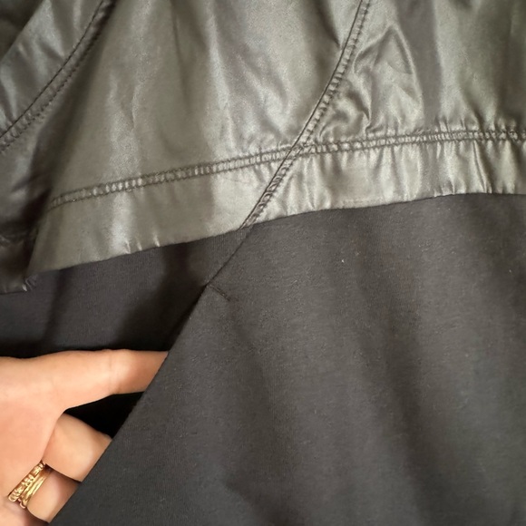 NWT hooded weather resistant vest - Picture 2 of 8